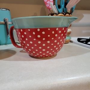 Pioneer Woman Red and White Batter Bowel